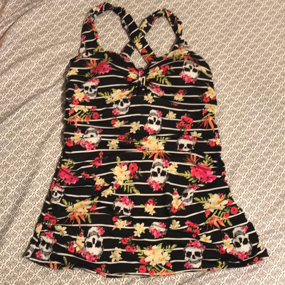 Torrid bathing suit top size 2(plus size)